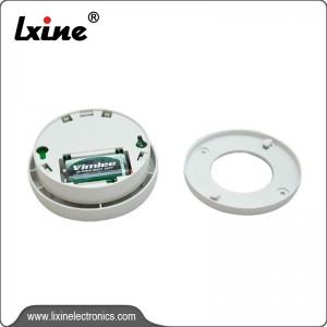 Photoelectric smoke detector with battery LX-223