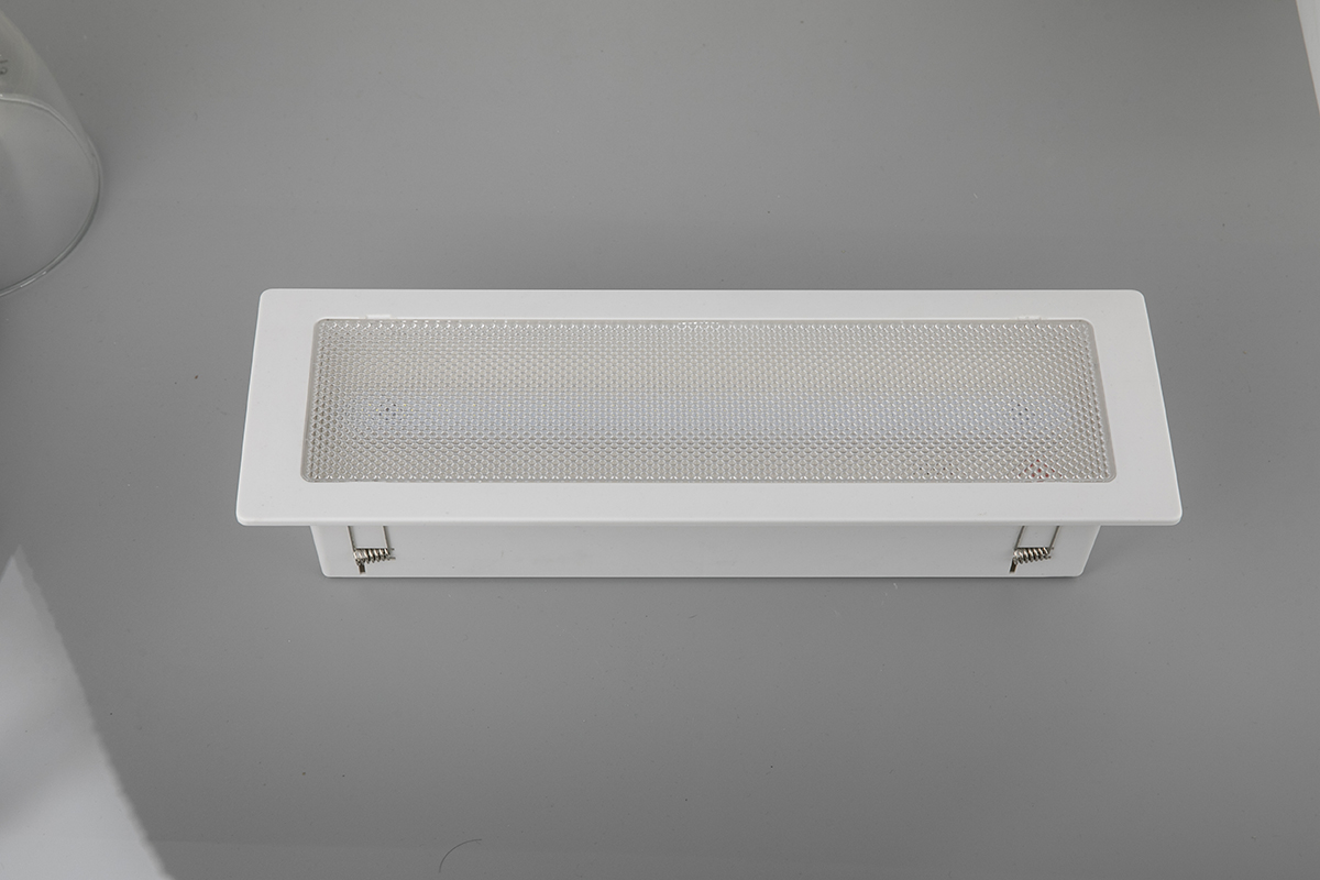 UL Bulkhead Emergency Lamp LX-603L (5)